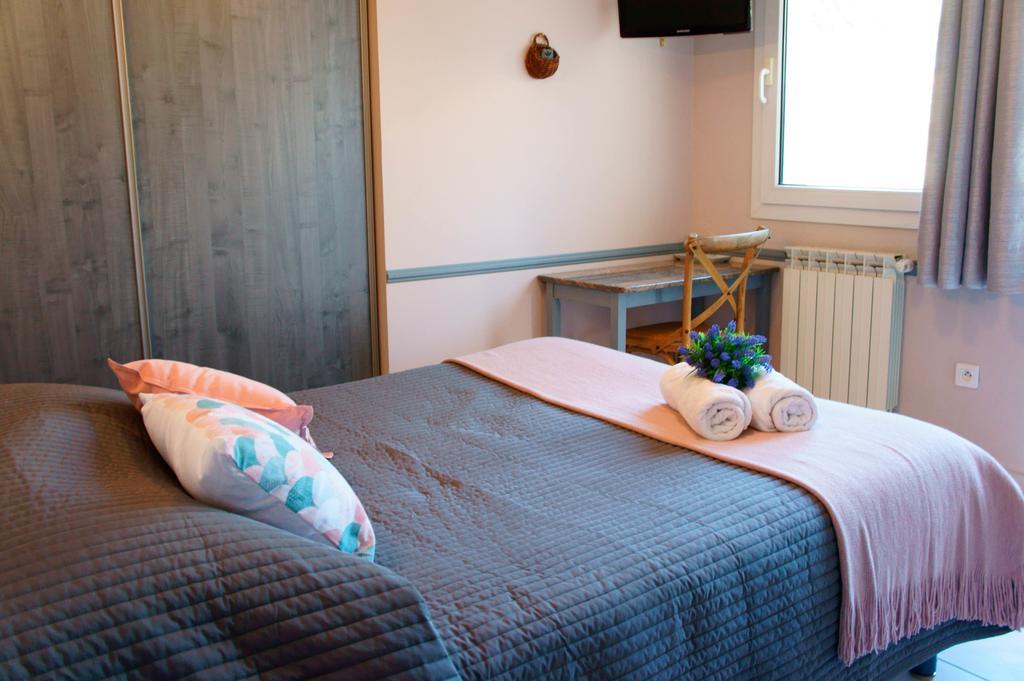 Loriol-du-Comtat Residence Les Peupliers מראה חיצוני תמונה